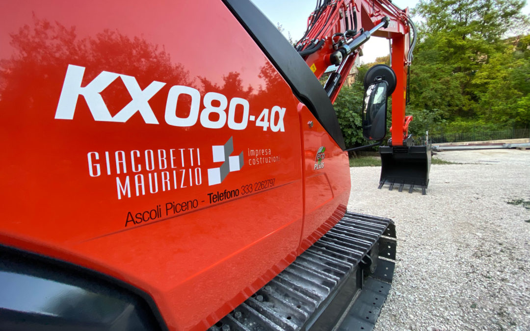 Nuovo escavatore Kubota KX080